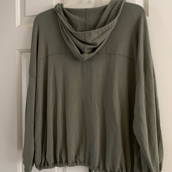 Olivie Green Aerie softy - Picture 3 of 12